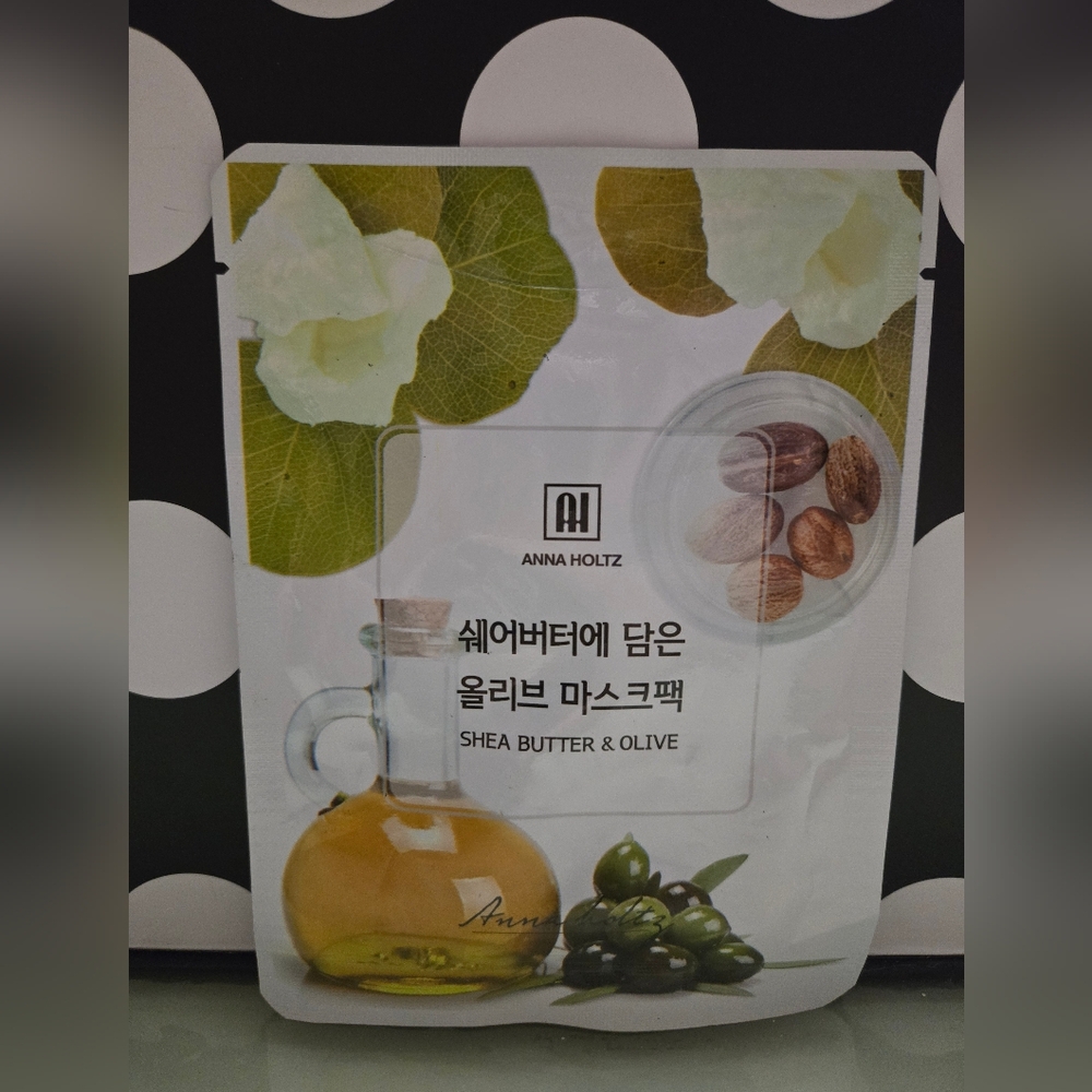 10/$25✨️Anna Holtz Face Mask✨️